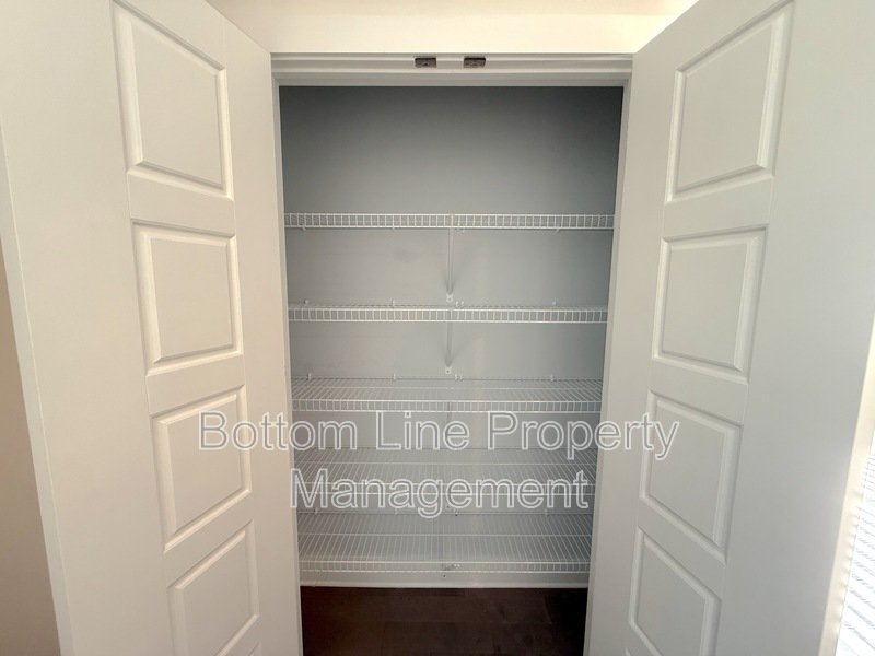 211 Doggett St property image