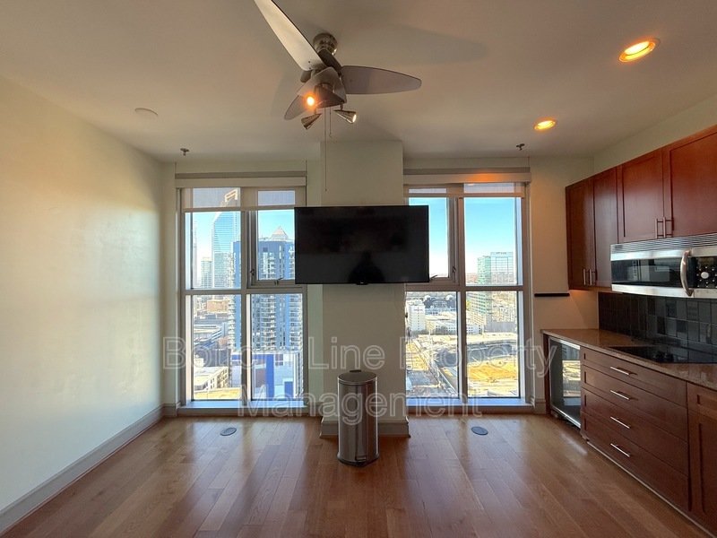 Luxury Uptown Living, Unforgettable Views! property image