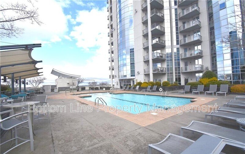 Luxury Uptown Living, Unforgettable Views! property image