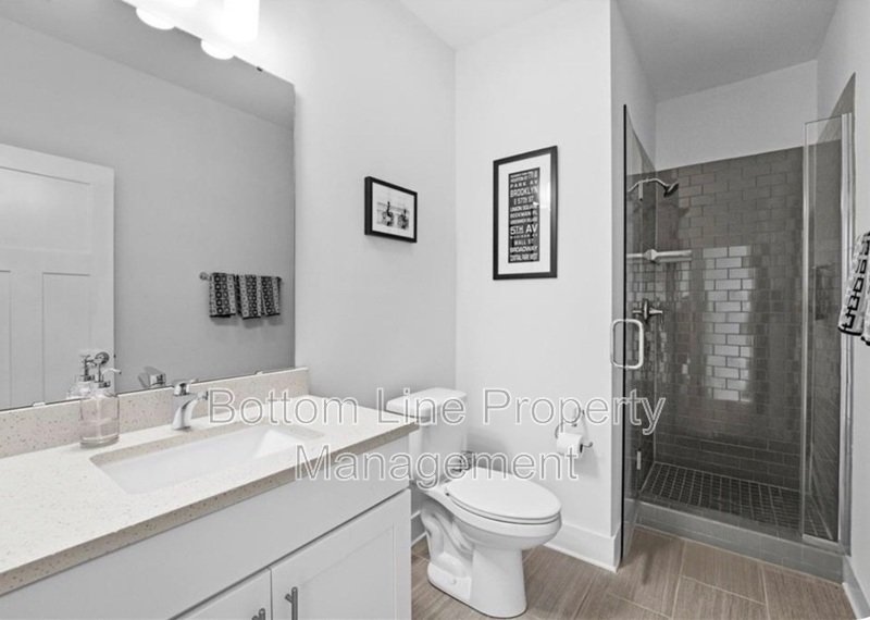 Spacious Luxury Townhome Located Minutes From Dilworth property image