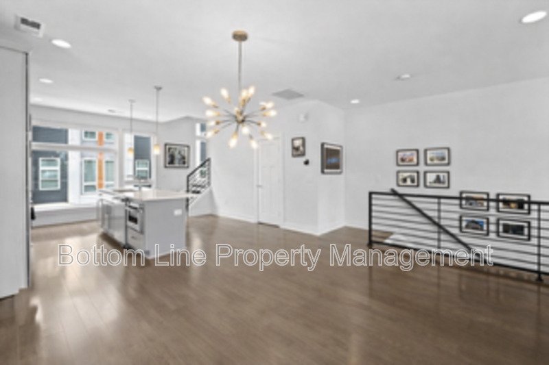 Spacious Luxury Townhome Located Minutes From Dilworth property image