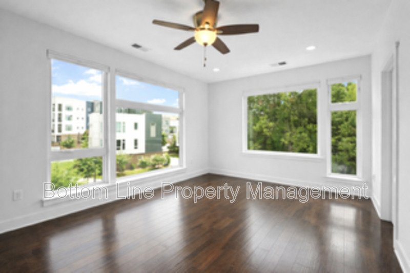 Spacious Luxury Townhome Located Minutes From Dilworth property image