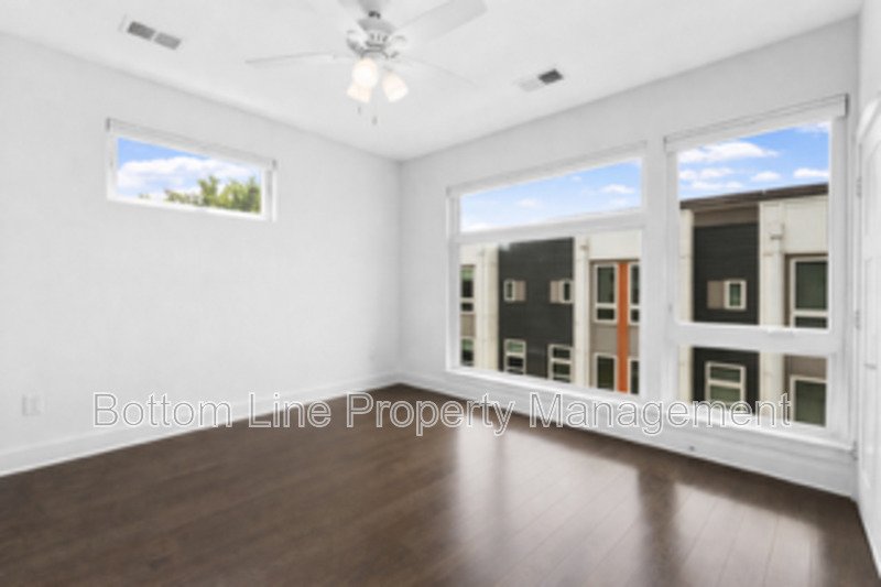 Spacious Luxury Townhome Located Minutes From Dilworth property image