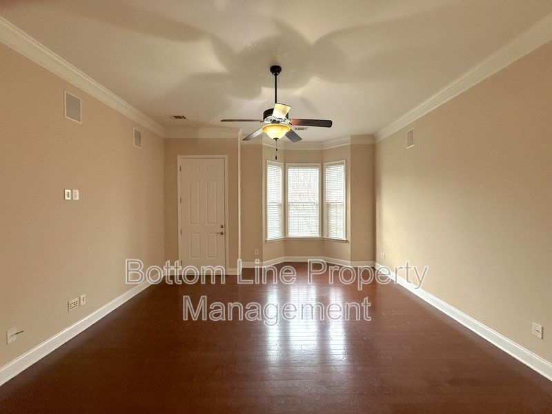 Luxurious Brick Townhome in a GREAT location property image