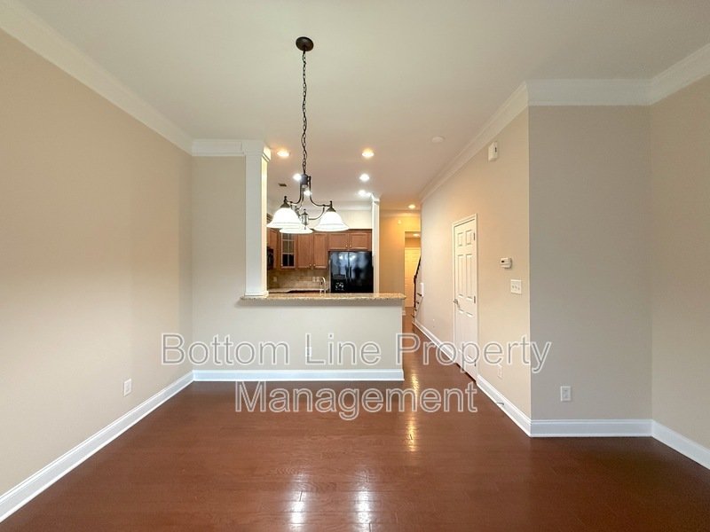 Luxurious Brick Townhome in a GREAT location property image