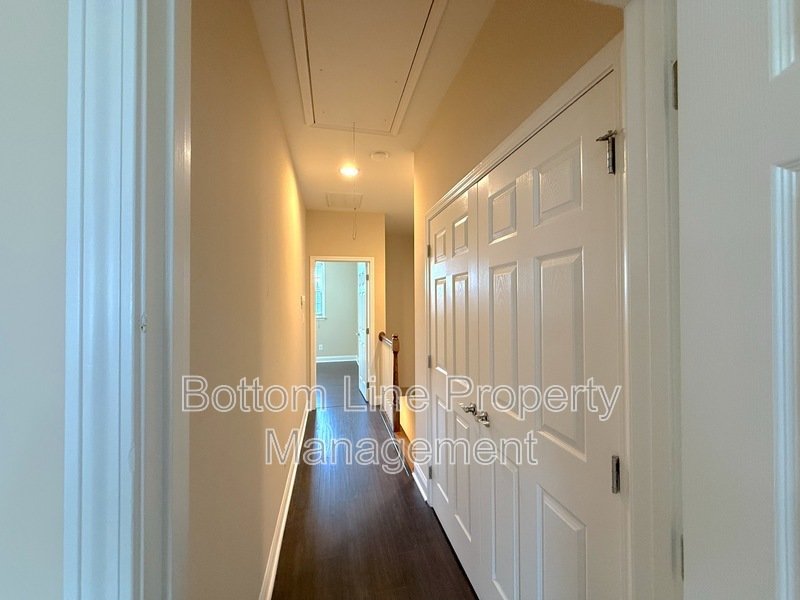 Luxurious Brick Townhome in a GREAT location property image