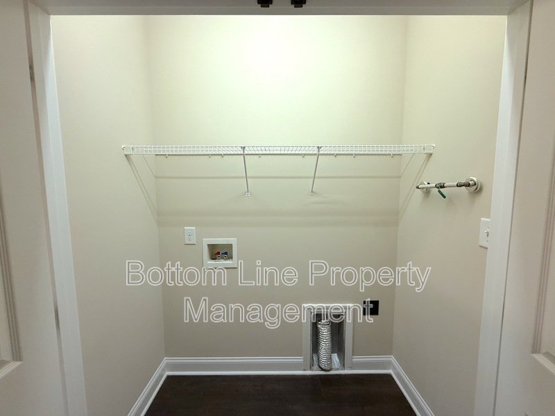 Luxurious Brick Townhome in a GREAT location property image