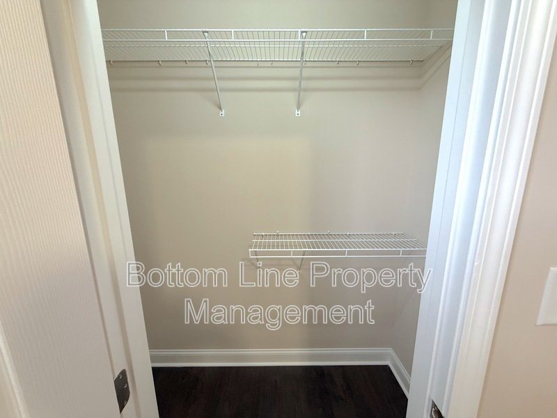 Luxurious Brick Townhome in a GREAT location property image