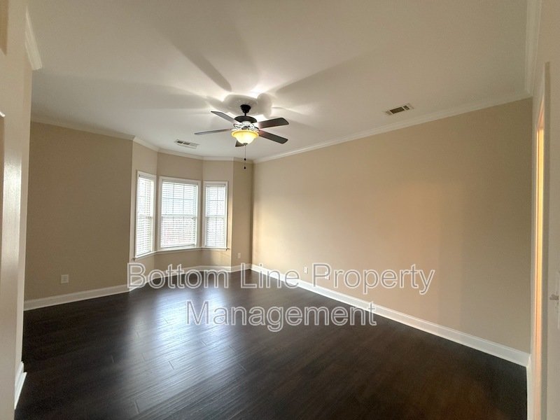 Luxurious Brick Townhome in a GREAT location property image