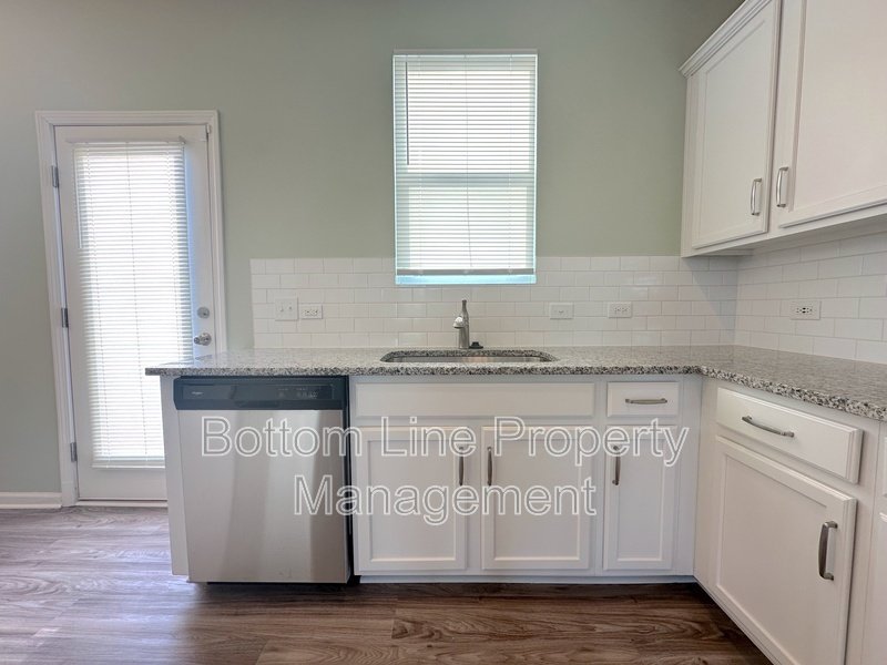 Stunning 3 Bed 2.5 Bath Townhome For Rent!!!! property image