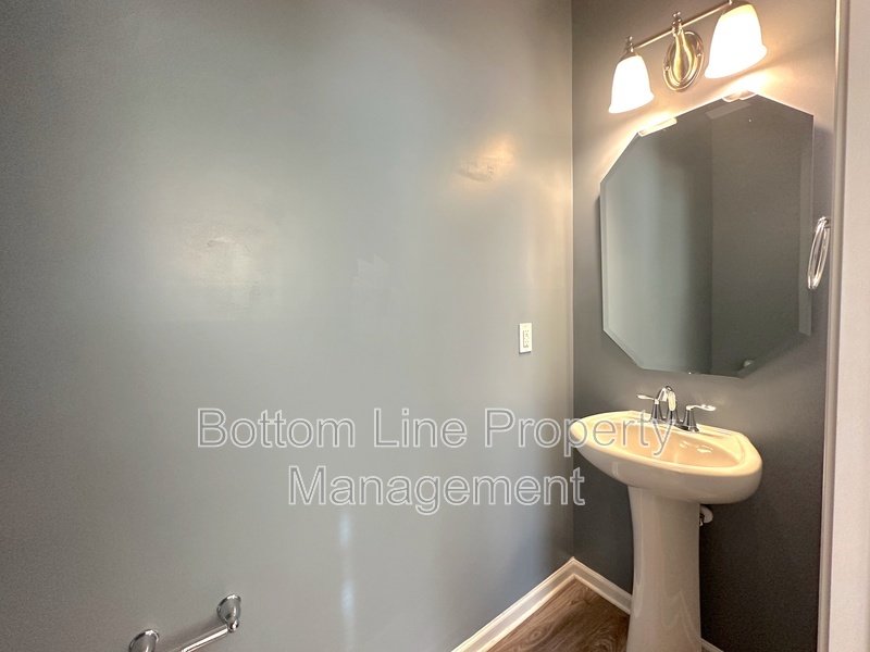 Stunning 3 Bed 2.5 Bath Townhome For Rent!!!! property image