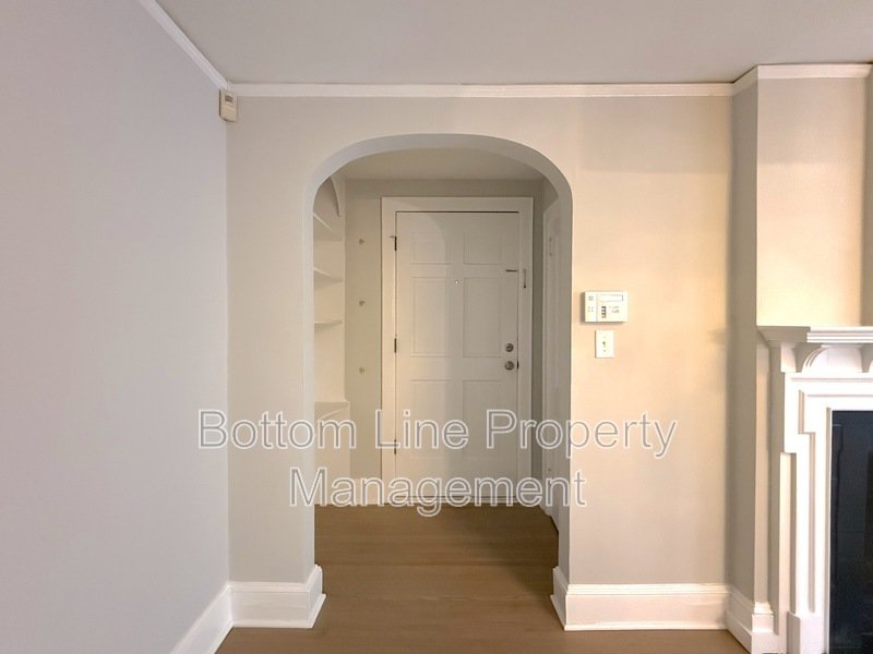 Charming and Updated Two-Bedroom Home in Vibrant Chantilly Neighborhood - February Rent Free! property image