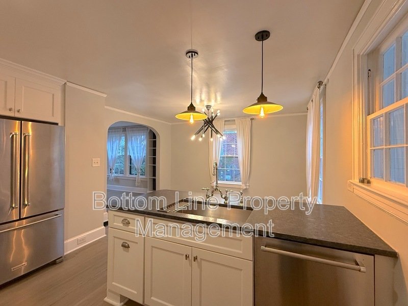 Charming and Updated Two-Bedroom Home in Vibrant Chantilly Neighborhood - February Rent Free! property image