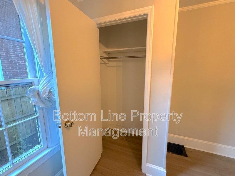 Charming and Updated Two-Bedroom Home in Vibrant Chantilly Neighborhood - February Rent Free! property image