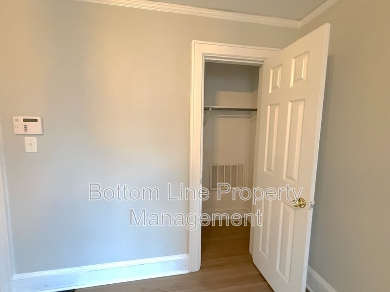 Charming and Updated Two-Bedroom Home in Vibrant Chantilly Neighborhood - February Rent Free! property image