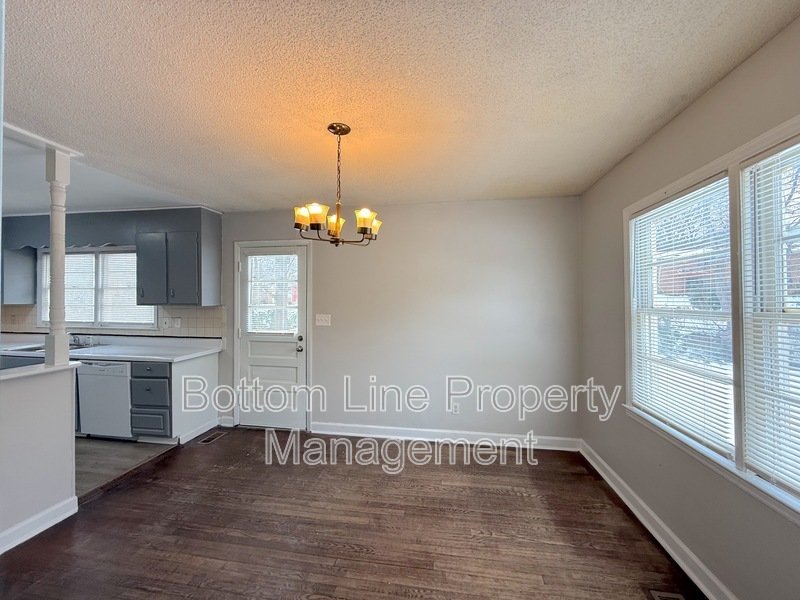 Spacious Split-Level Single-Family property image