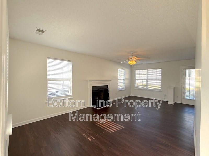 🏡 Charming 3BR / 2.5BA Single-Family Home in Coulwood West property image