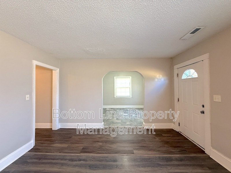 Charming 3 Bedroom 1 Bathroom House For Rent property image