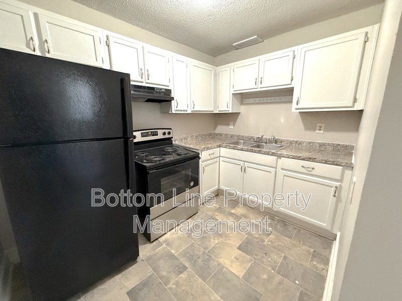 Charming 3 Bedroom 1 Bathroom House For Rent property image