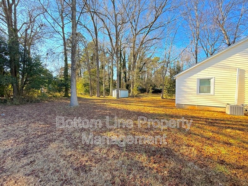 Charming 3 Bedroom 1 Bathroom House For Rent property image