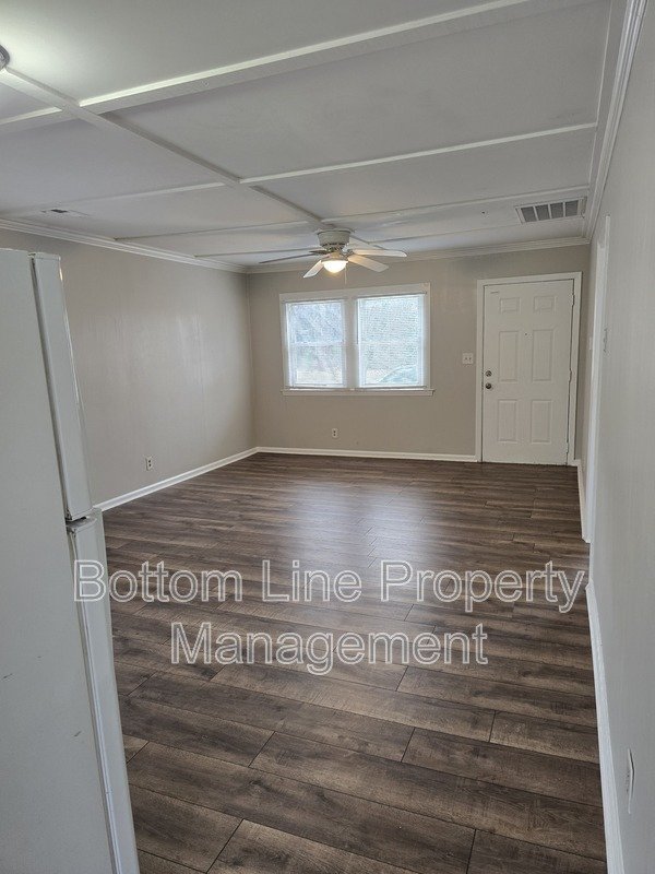 Cozy 2 bedroom 1 bathroom available now property image