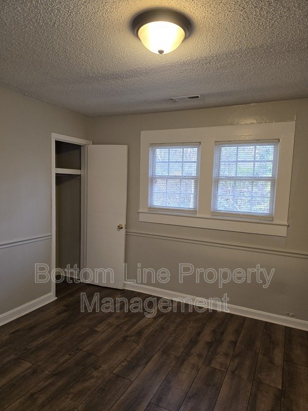 Cozy 2 bedroom 1 bathroom available now property image