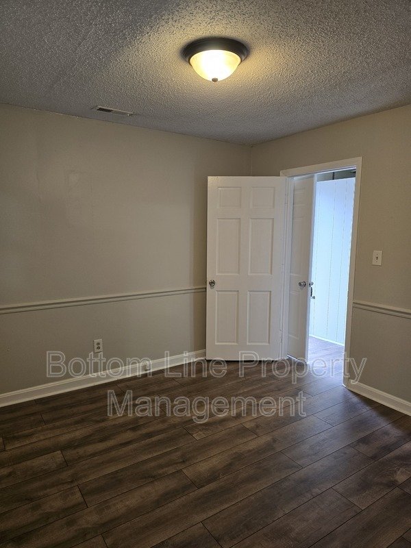 Cozy 2 bedroom 1 bathroom available now property image