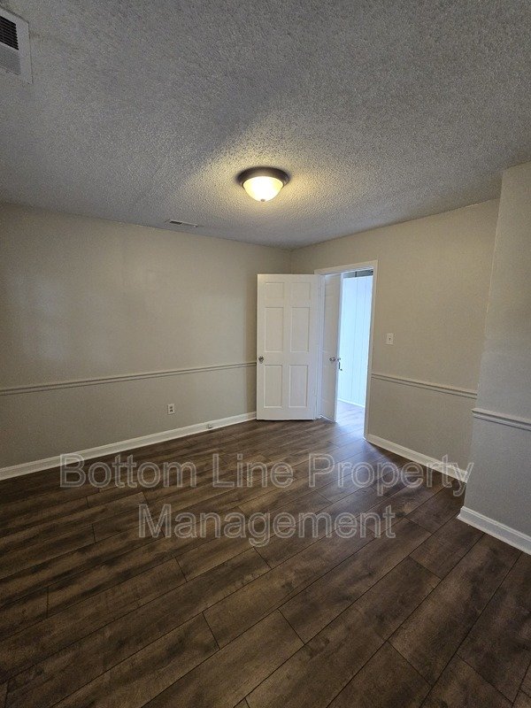 Cozy 2 bedroom 1 bathroom available now property image