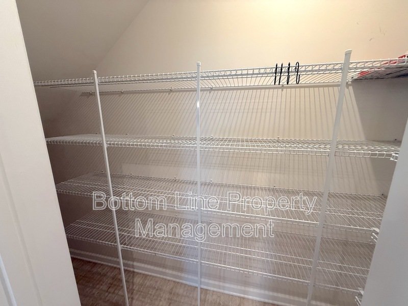 Bright 3BR Home with Garage & Open Floor Plan in Charlotte property image