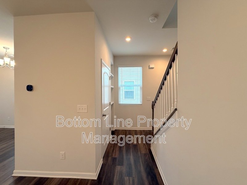 Bright 3BR Home with Garage & Open Floor Plan in Charlotte property image