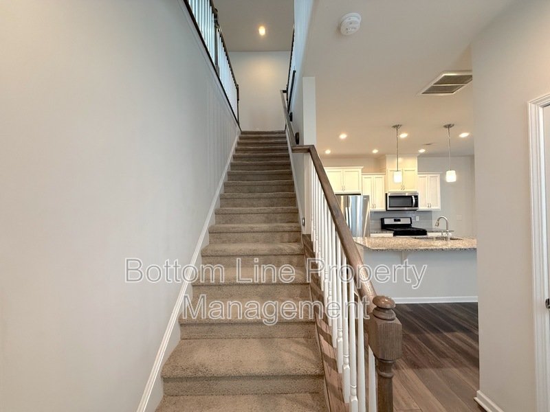 Bright 3BR Home with Garage & Open Floor Plan in Charlotte property image