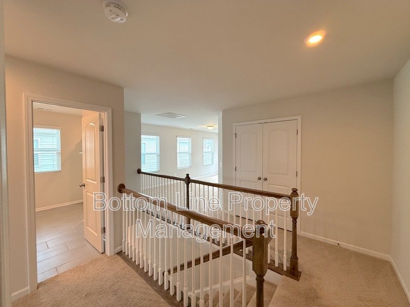 Bright 3BR Home with Garage & Open Floor Plan in Charlotte property image