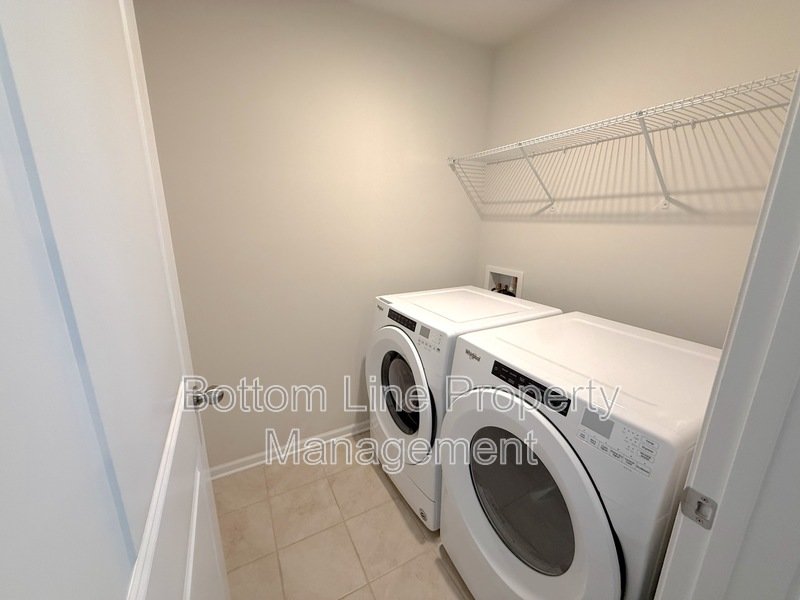 Bright 3BR Home with Garage & Open Floor Plan in Charlotte property image