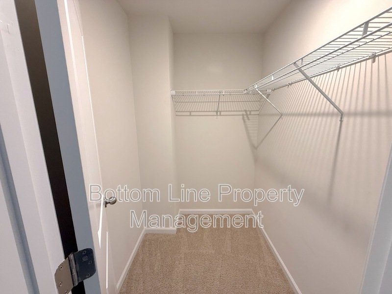 Bright 3BR Home with Garage & Open Floor Plan in Charlotte property image