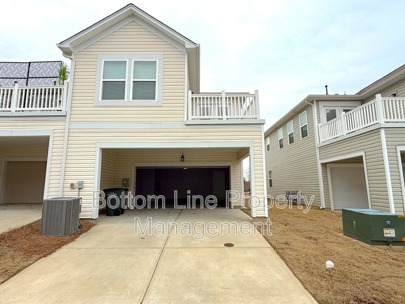 Bright 3BR Home with Garage & Open Floor Plan in Charlotte property image
