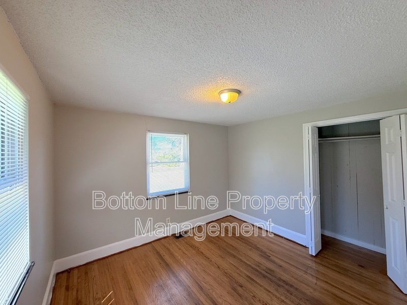 Cozy 3-bedroom, 1-bathroom home just minutes away from CLT Airport. property image