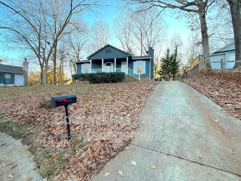 Charming 3 Bed 2 Bath Home For Rent with large Yard and Covered/Screened Rear Porch property image