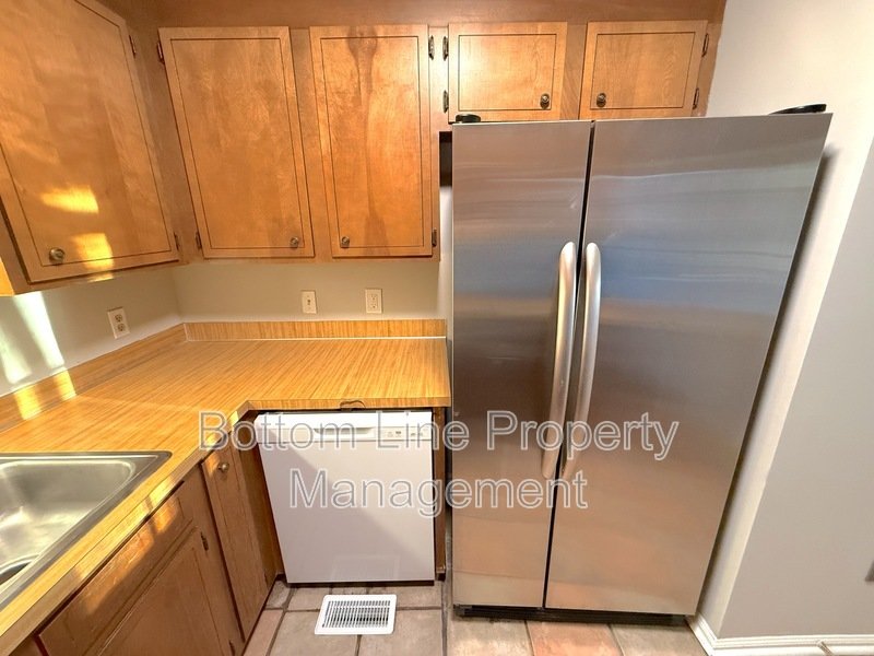 Charming 3 Bed 2 Bath Home For Rent with large Yard and Covered/Screened Rear Porch property image