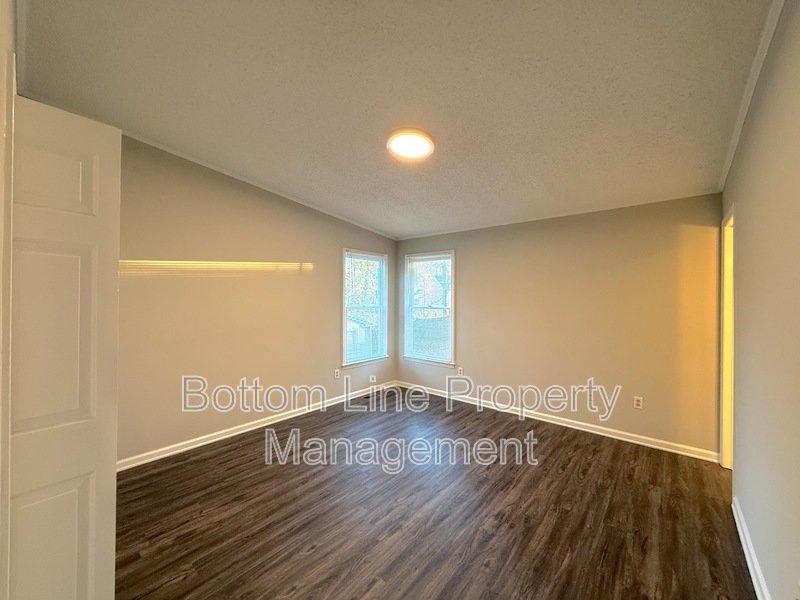 Charming 3 Bed 2 Bath Home For Rent with large Yard and Covered/Screened Rear Porch property image