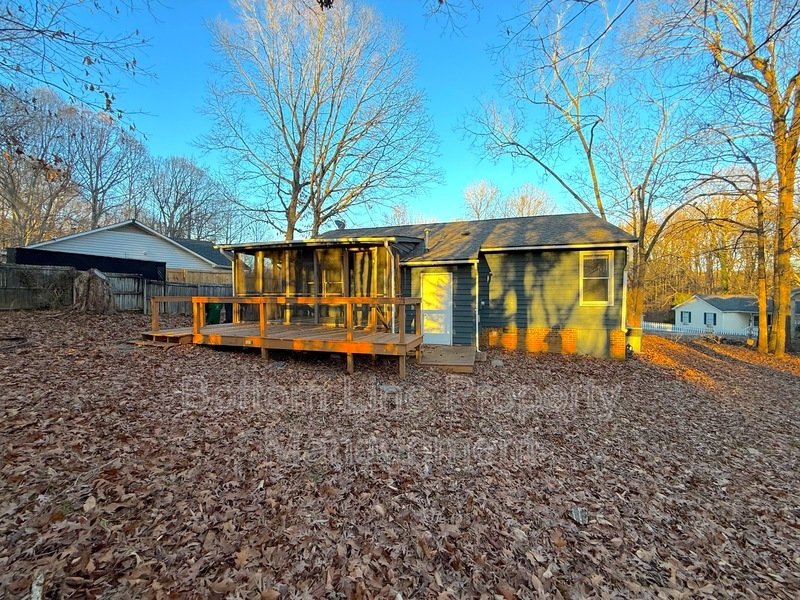 Charming 3 Bed 2 Bath Home For Rent with large Yard and Covered/Screened Rear Porch property image