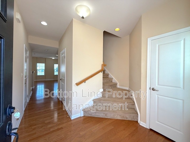 Beautiful 3 Bedroom 2.5 Bathroom Unit For Rent!!!! property image