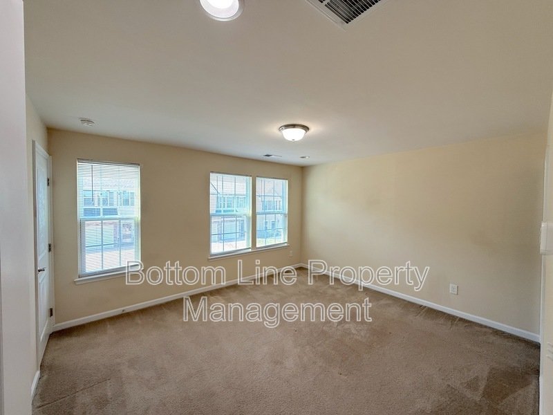 Beautiful 3 Bedroom 2.5 Bathroom Unit For Rent!!!! property image