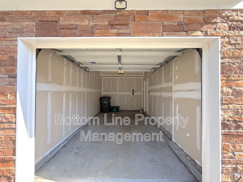 Beautiful 3 Bedroom 2.5 Bathroom Unit For Rent!!!! property image