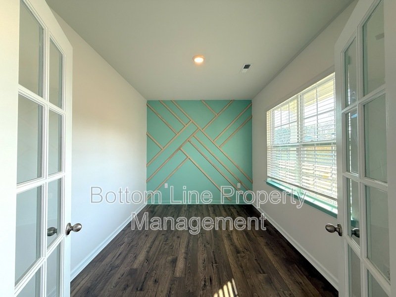 Huge Custom Home in a Prime Location! Close Proximity to Community Pool/Playground and Park area property image