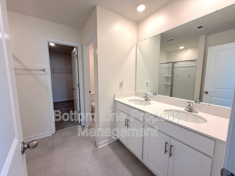 Huge Custom Home in a Prime Location! Close Proximity to Community Pool/Playground and Park area property image