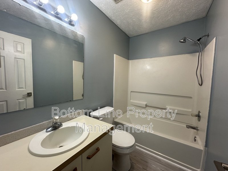 🏡 Charming 2BR/2BA Condo in Fayetteville – Available Now! property image