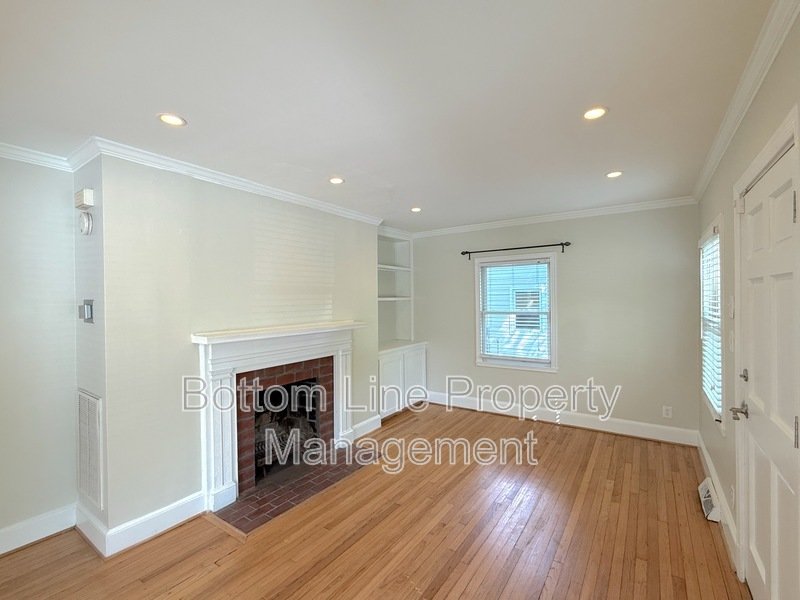 Live comfortably in Plaza Midwood! property image