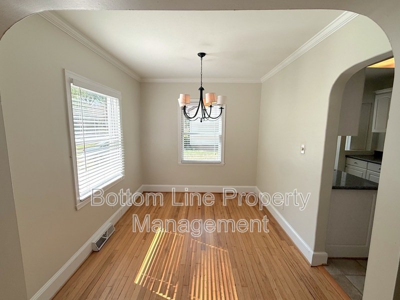 Live comfortably in Plaza Midwood! property image
