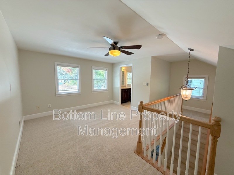 Live comfortably in Plaza Midwood! property image