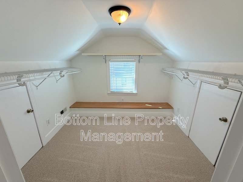 Live comfortably in Plaza Midwood! property image